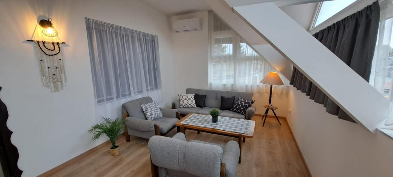 Babi Apartmanhaz 기에네스디아스 외부 사진